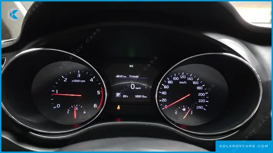 KIA CARNIVAL 9-SEATER LUXURY