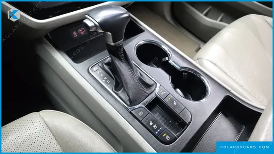 KIA CARNIVAL 9-SEATER LUXURY