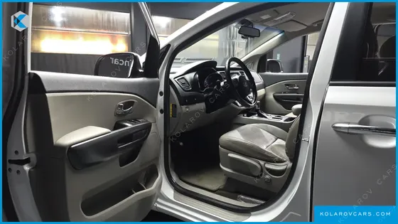 KIA CARNIVAL 9-SEATER LUXURY
