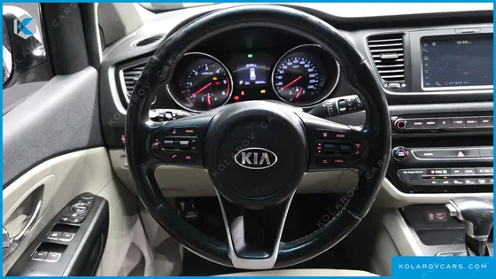 KIA CARNIVAL 9-SEATER LUXURY