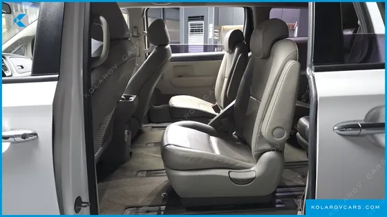 KIA CARNIVAL 9-SEATER LUXURY