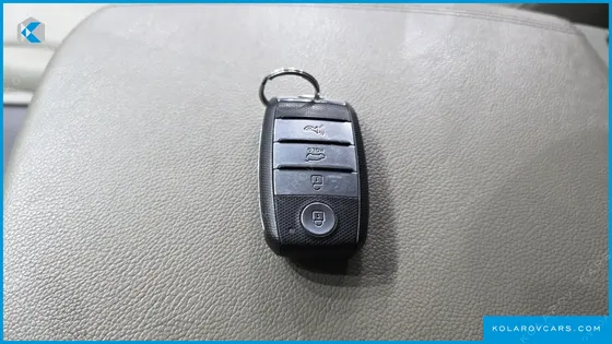 KIA CARNIVAL 9-SEATER LUXURY