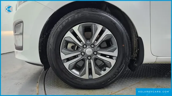 KIA CARNIVAL 11-SEATER PRESTIGE