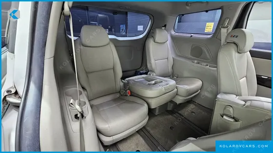 KIA CARNIVAL 11-SEATER PRESTIGE