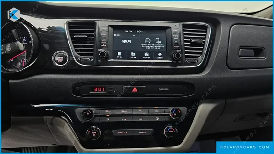 KIA CARNIVAL 11-SEATER PRESTIGE
