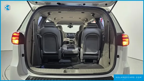 KIA CARNIVAL 11-SEATER PRESTIGE