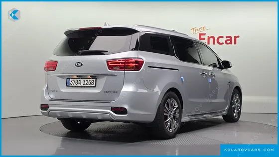 KIA CARNIVAL 7-SEATER LIMOUSINE