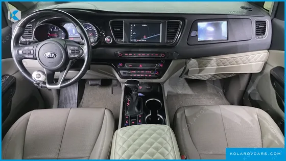 KIA CARNIVAL 7-SEATER LIMOUSINE
