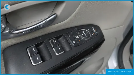 KIA CARNIVAL 7-SEATER LIMOUSINE