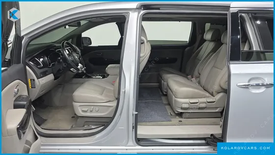 KIA CARNIVAL 7-SEATER LIMOUSINE