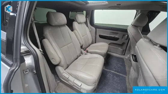 KIA CARNIVAL 7-SEATER LIMOUSINE