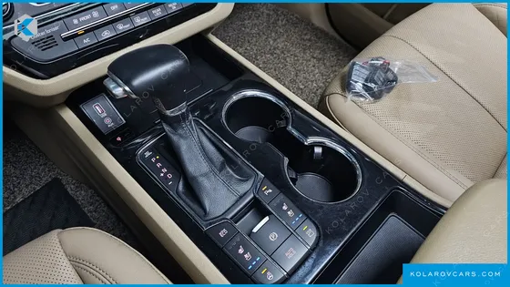 KIA CARNIVAL 9-SEATER NOBLESSE SPECIAL