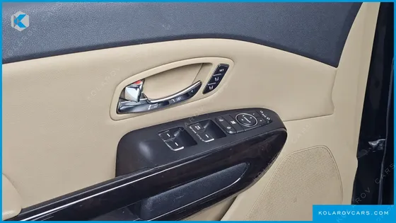 KIA CARNIVAL 9-SEATER NOBLESSE SPECIAL