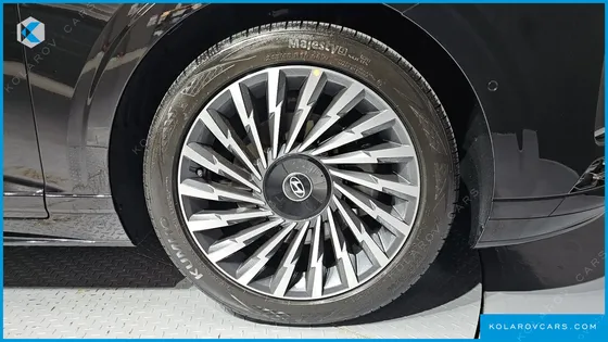 HYUNDAI GRANDEUR 2,5 GASOLINE 2WD