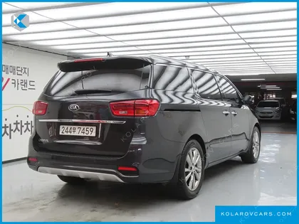 KIA CARNIVAL 9-SEATER NOBLESSE SPECIAL