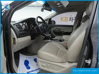 KIA CARNIVAL 9-SEATER NOBLESSE SPECIAL