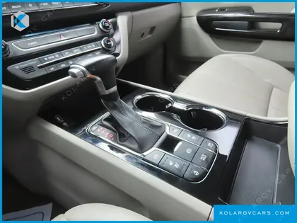 KIA CARNIVAL 9-SEATER NOBLESSE SPECIAL