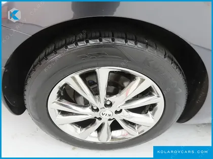 KIA CARNIVAL 9-SEATER NOBLESSE SPECIAL