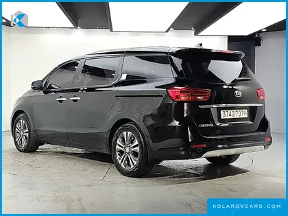 KIA CARNIVAL 9-SEATER LUXURY
