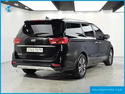 KIA CARNIVAL 9-SEATER LUXURY