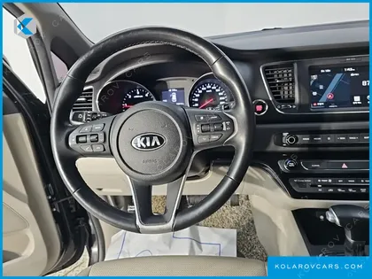 KIA CARNIVAL 9-SEATER LUXURY