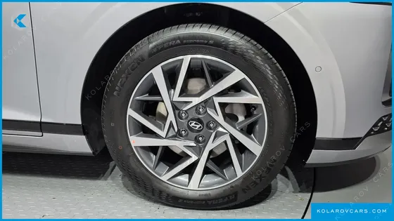 HYUNDAI GRANDEUR 2,5 GASOLINE 2WD