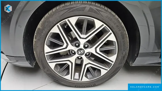 HYUNDAI GRANDEUR EXCLUSIVE