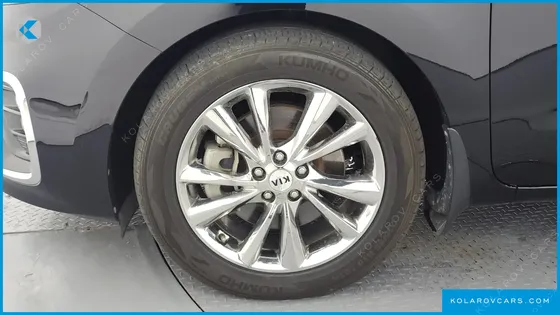 KIA CARNIVAL 9-SEATER LUXURY