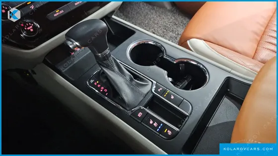KIA CARNIVAL 9-SEATER LUXURY