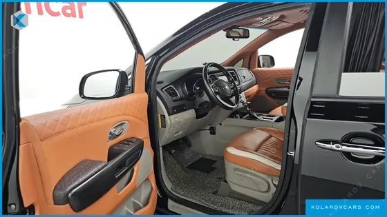 KIA CARNIVAL 9-SEATER LUXURY