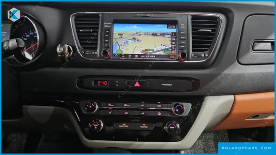 KIA CARNIVAL 9-SEATER LUXURY