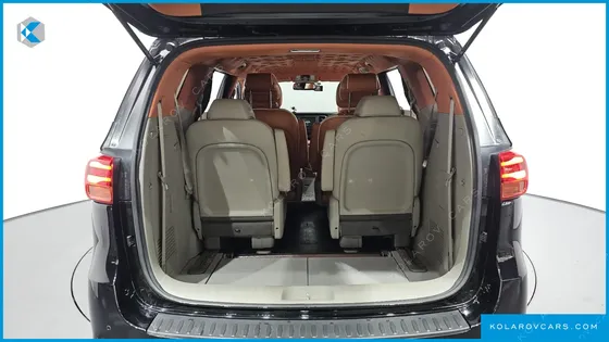 KIA CARNIVAL 9-SEATER LUXURY