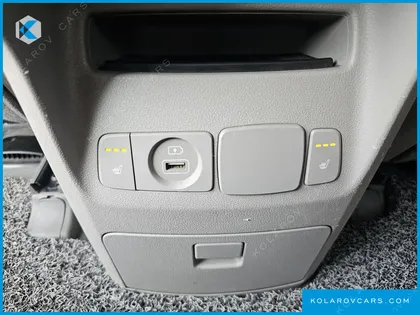 KIA CARNIVAL 9-SEATER PRSTIGE
