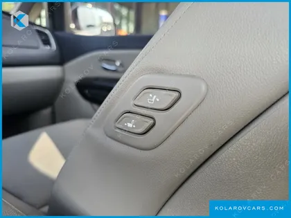 KIA CARNIVAL 9-SEATER PRSTIGE