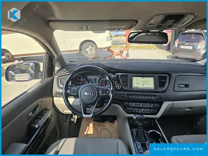 KIA CARNIVAL 9-SEATER PRSTIGE