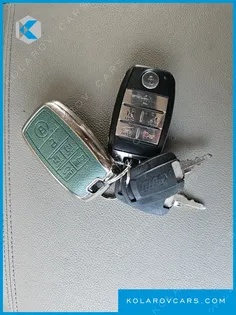 KIA CARNIVAL 9-SEATER PRSTIGE