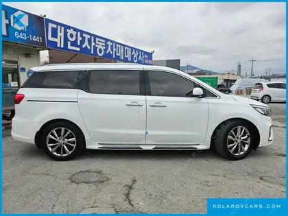 KIA CARNIVAL 7-SEATER LIMOUSINE