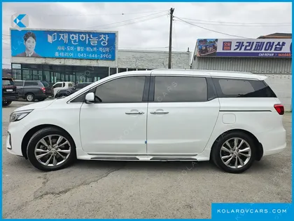 KIA CARNIVAL 7-SEATER LIMOUSINE