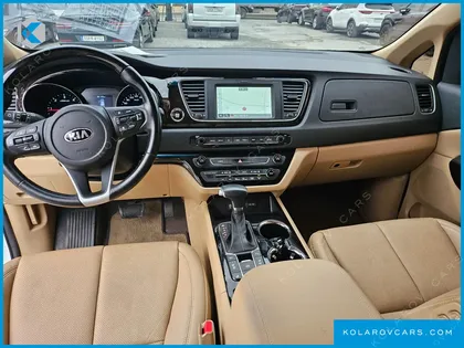 KIA CARNIVAL 7-SEATER LIMOUSINE