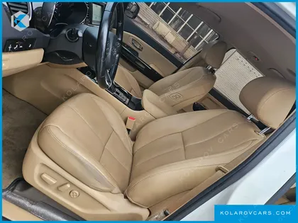 KIA CARNIVAL 7-SEATER LIMOUSINE