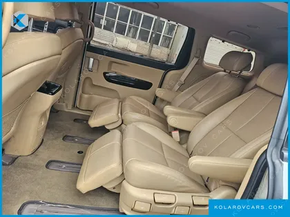 KIA CARNIVAL 7-SEATER LIMOUSINE