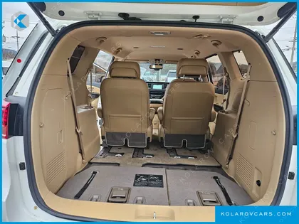 KIA CARNIVAL 7-SEATER LIMOUSINE