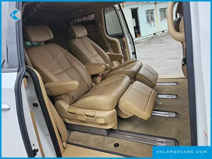 KIA CARNIVAL 7-SEATER LIMOUSINE