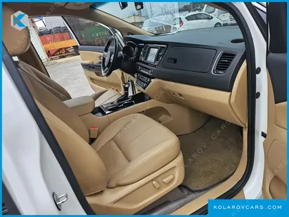KIA CARNIVAL 7-SEATER LIMOUSINE