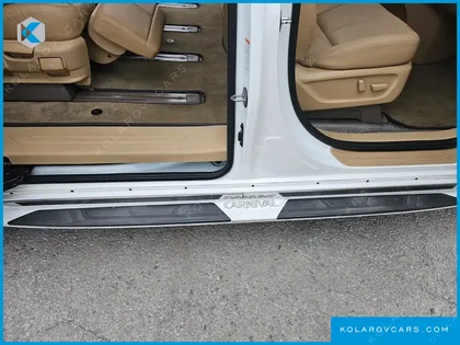KIA CARNIVAL 7-SEATER LIMOUSINE