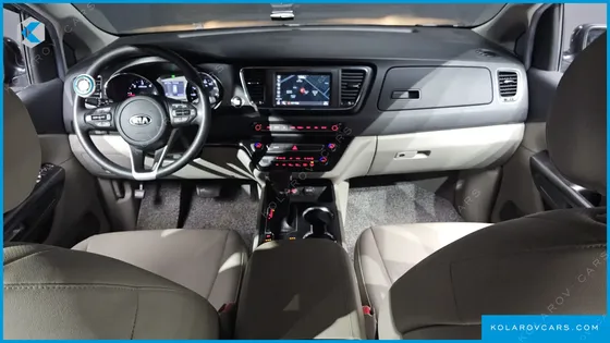 KIA CARNIVAL 11-SEATER DELUXE