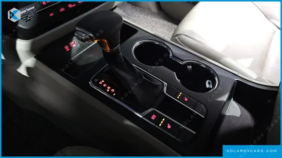 KIA CARNIVAL 11-SEATER DELUXE