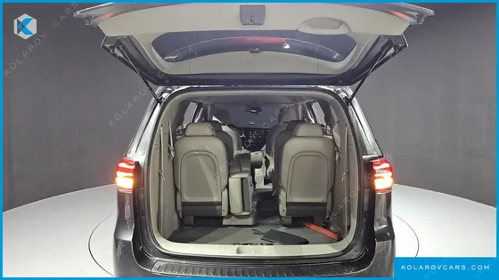 KIA CARNIVAL 11-SEATER DELUXE