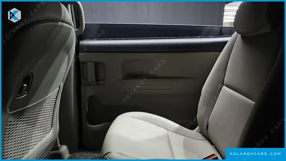 KIA CARNIVAL 11-SEATER DELUXE