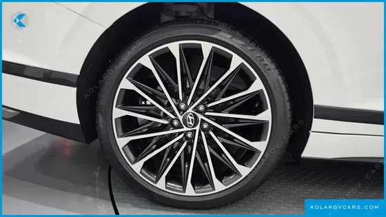 HYUNDAI GRANDEUR CALLIGRAPHY